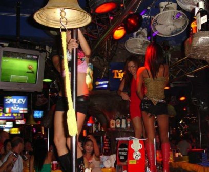 Sự thật đằng sau sex show ở Thái